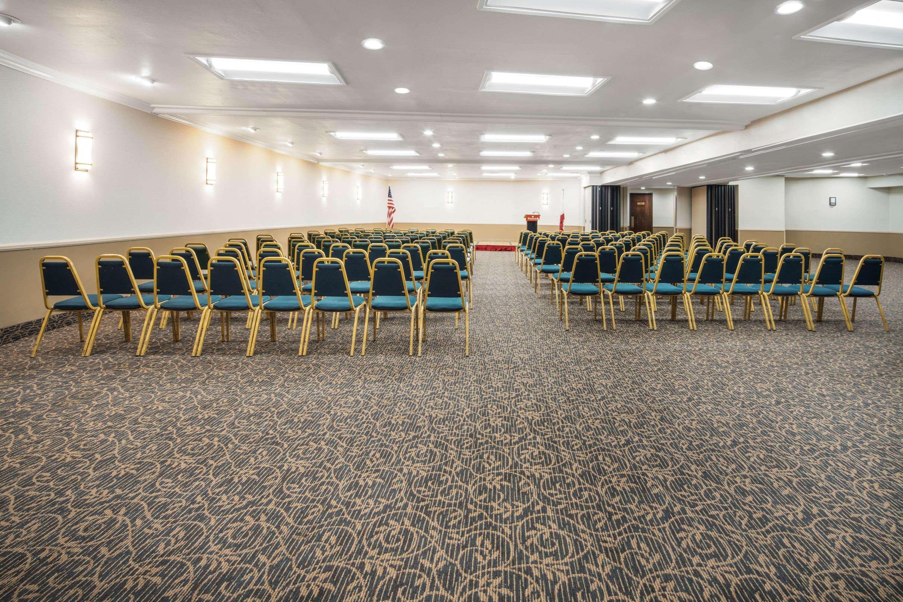 Ramada By Wyndham Burbank Airport Otel Dış mekan fotoğraf