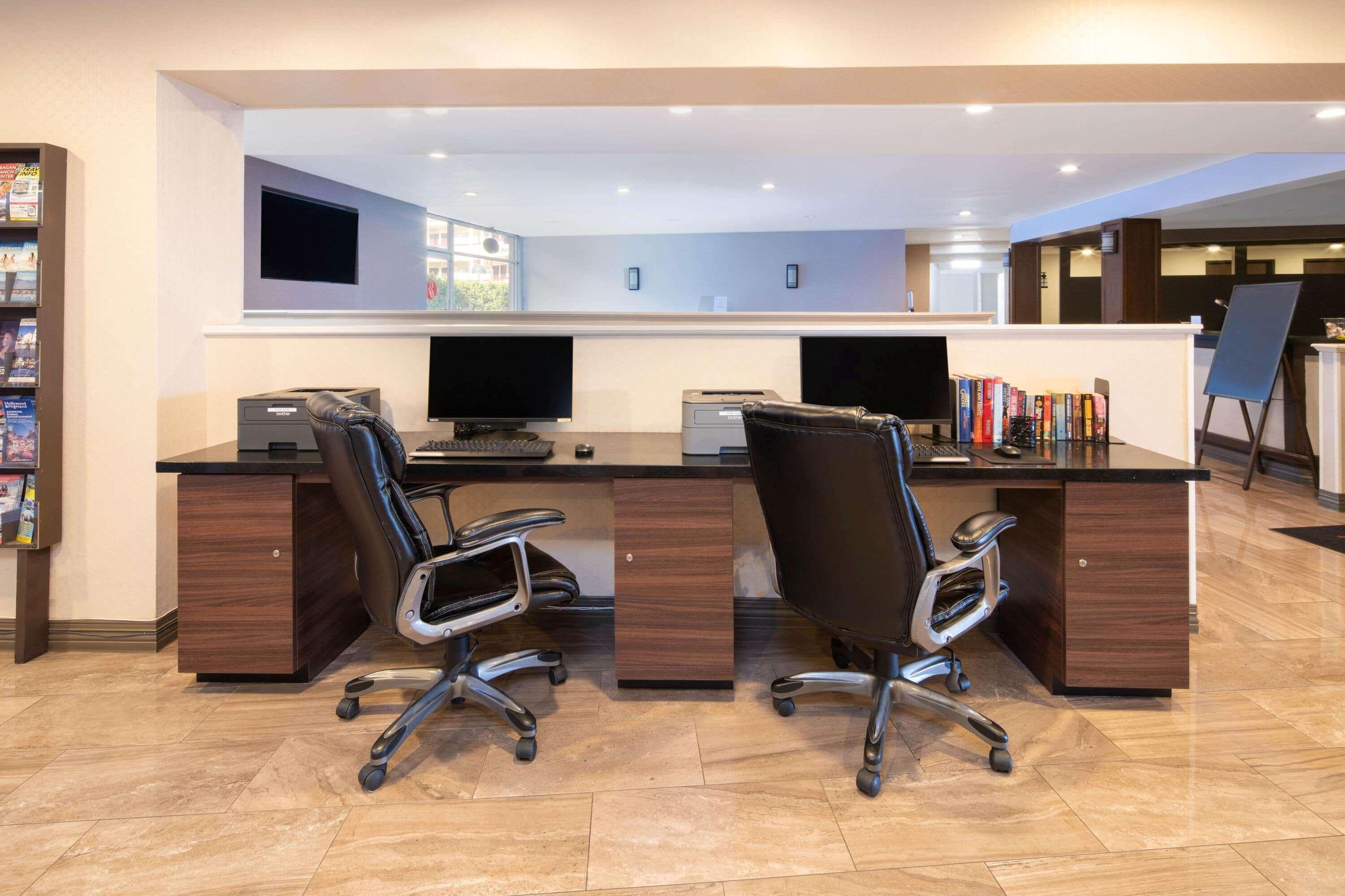 Ramada By Wyndham Burbank Airport Otel Dış mekan fotoğraf