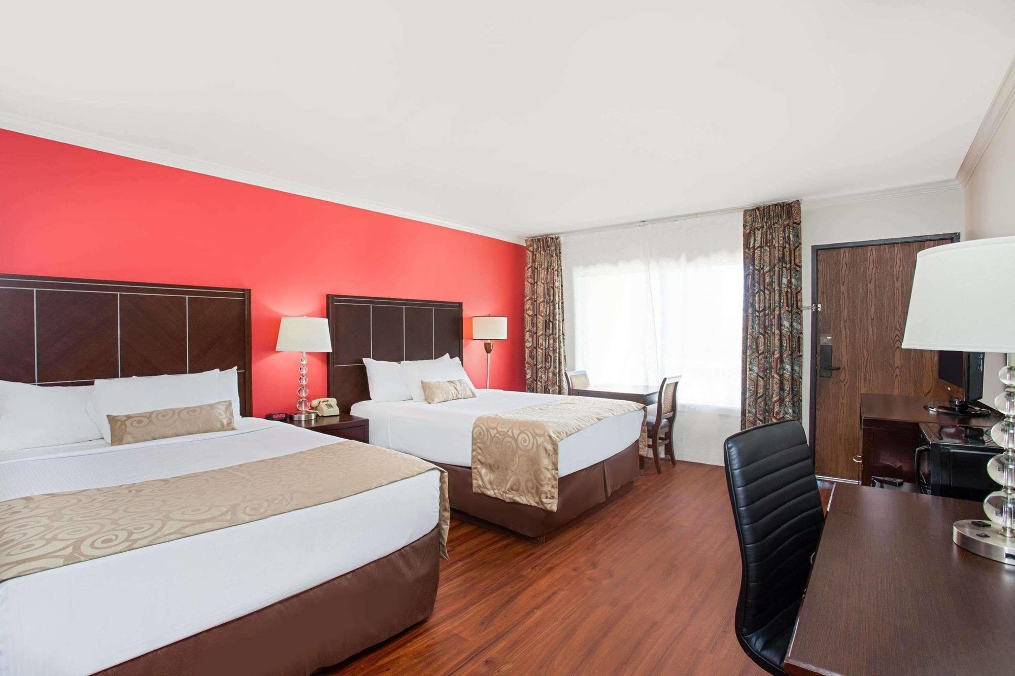 Ramada By Wyndham Burbank Airport Otel Dış mekan fotoğraf