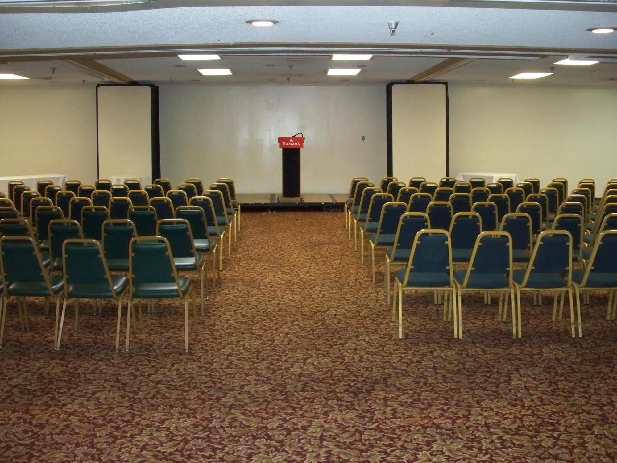 Ramada By Wyndham Burbank Airport Otel Dış mekan fotoğraf
