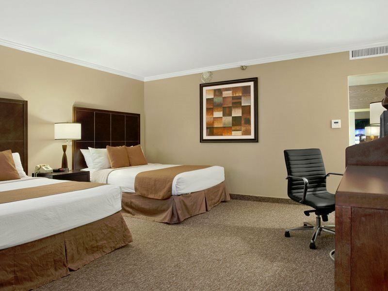 Ramada By Wyndham Burbank Airport Otel Dış mekan fotoğraf