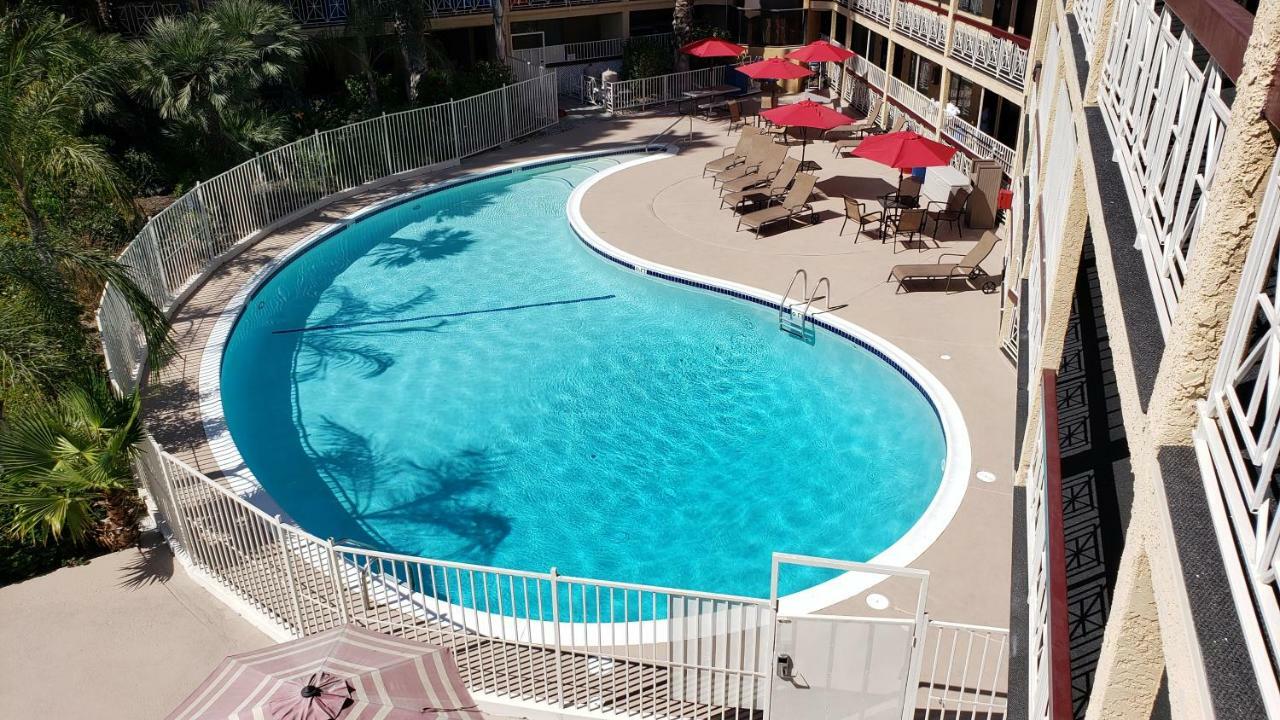Ramada By Wyndham Burbank Airport Otel Dış mekan fotoğraf