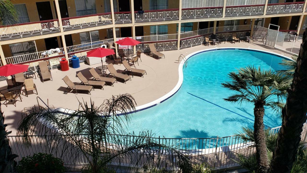 Ramada By Wyndham Burbank Airport Otel Dış mekan fotoğraf